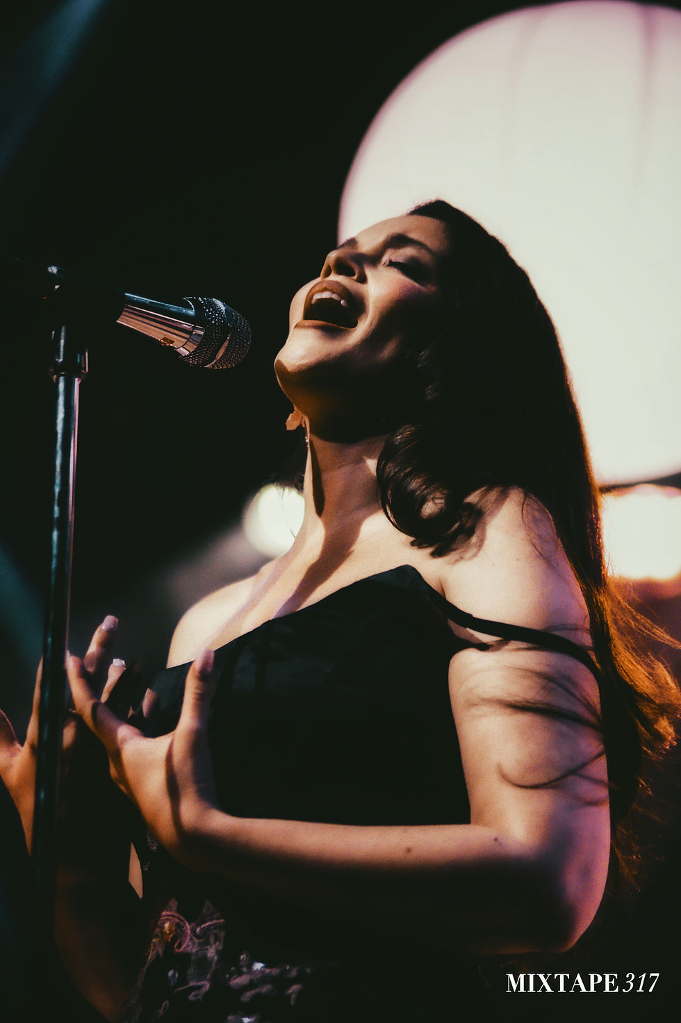 Sabrina Claudio Transforms Big Night Live into a Personal Sanctuary