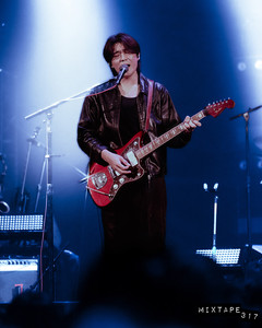 GALLERY wave  to earth 0.03 los angeles