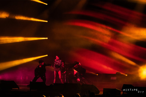 Hwasa Twits Tour in Los Angeles Photo Gallery