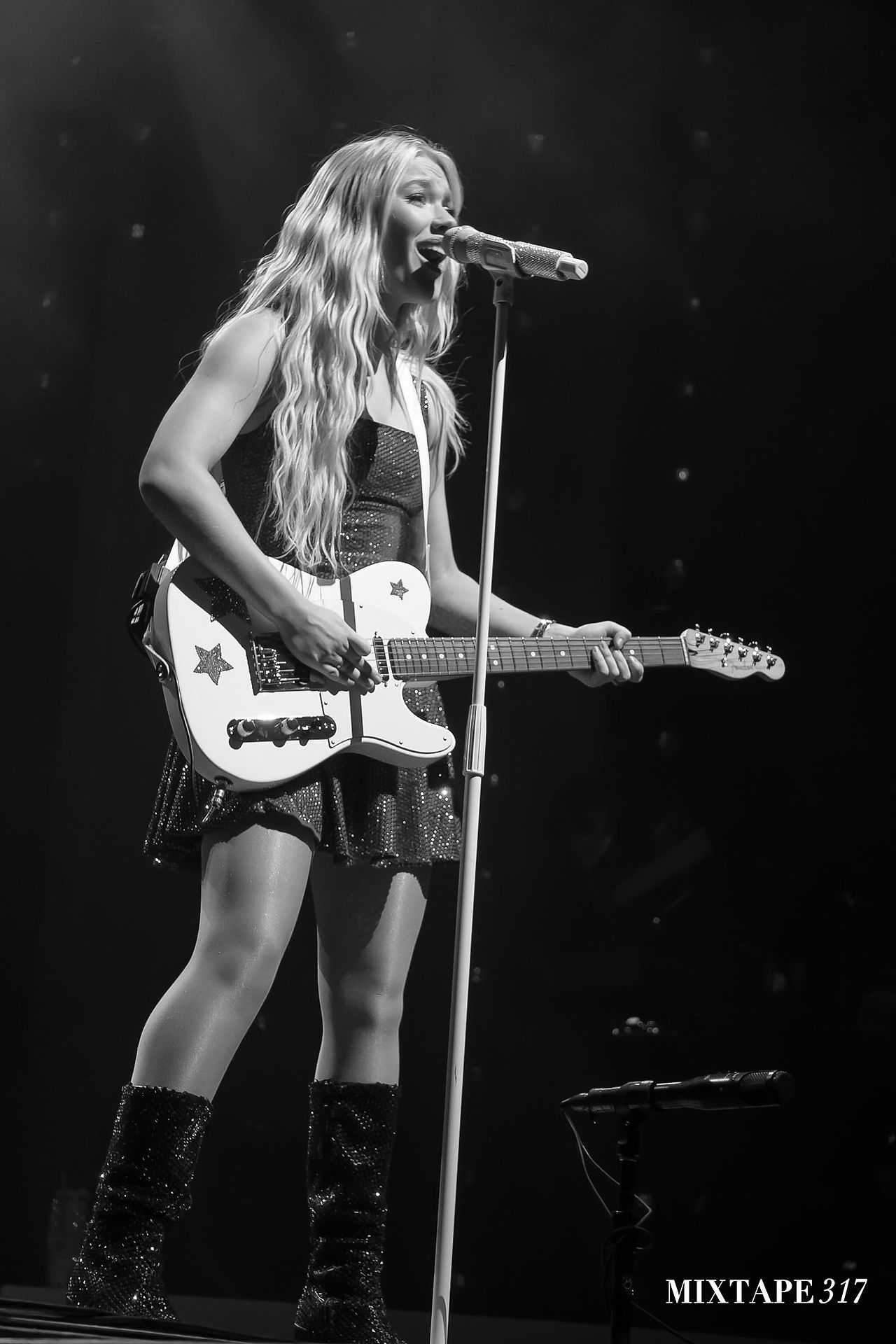 Freya Skye Plays a Sold Out Crowd in Washington DC on the Stars Align Tour - Photo Maggz