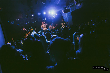 LØREN Rocks Out to 'THE WAITS' with Sold Out Crowd in Los Angeles