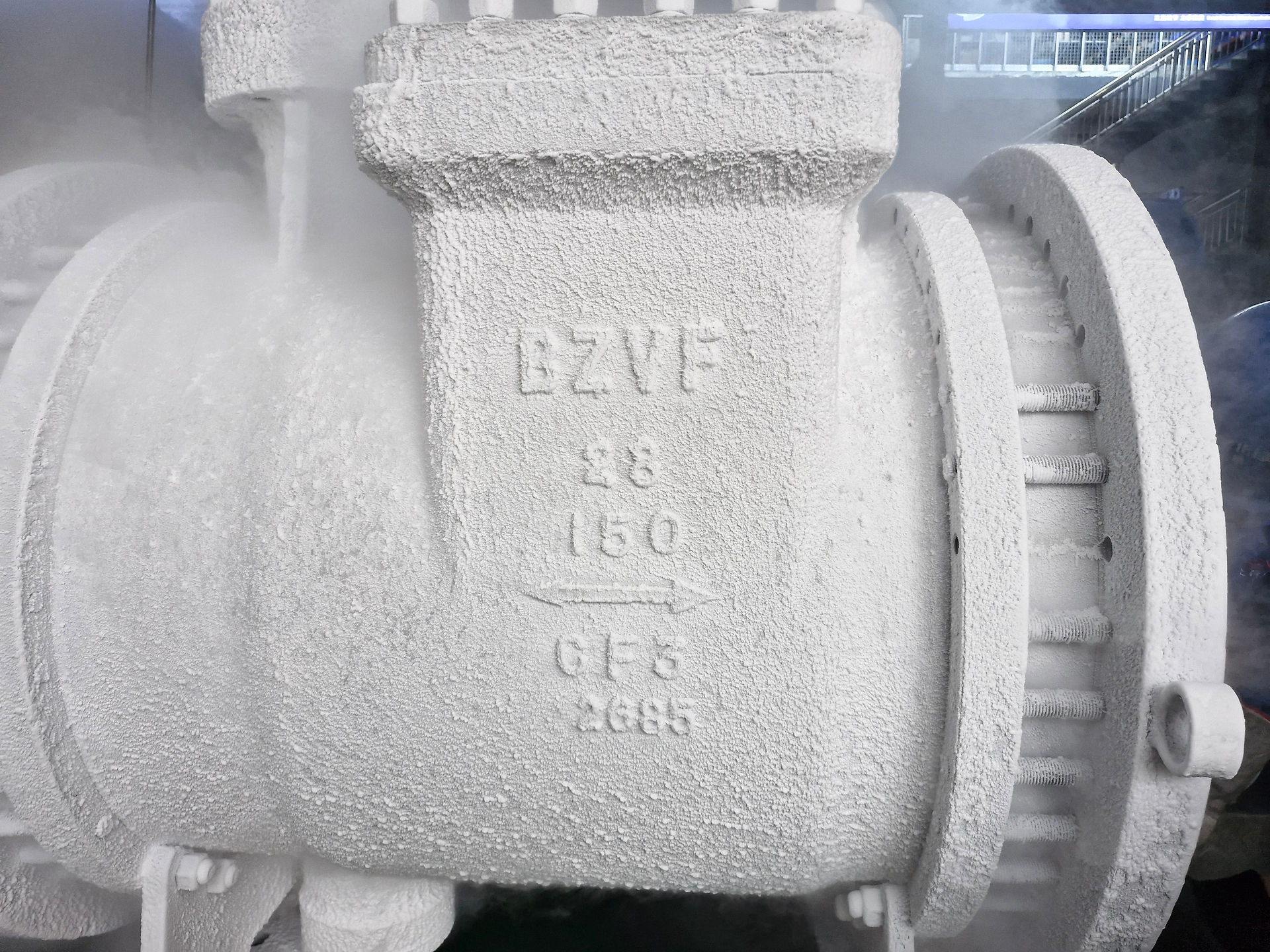 The cryogenic service valve is being allowed to naturally warm up after completing the low-temperature pressure tests.