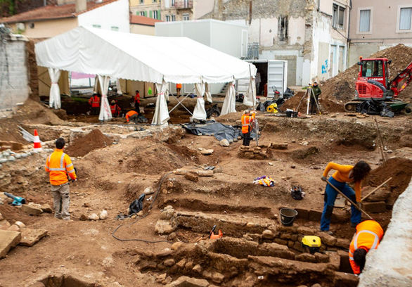 Un édifice religieux et un cimetière attenant découverts à Valence
