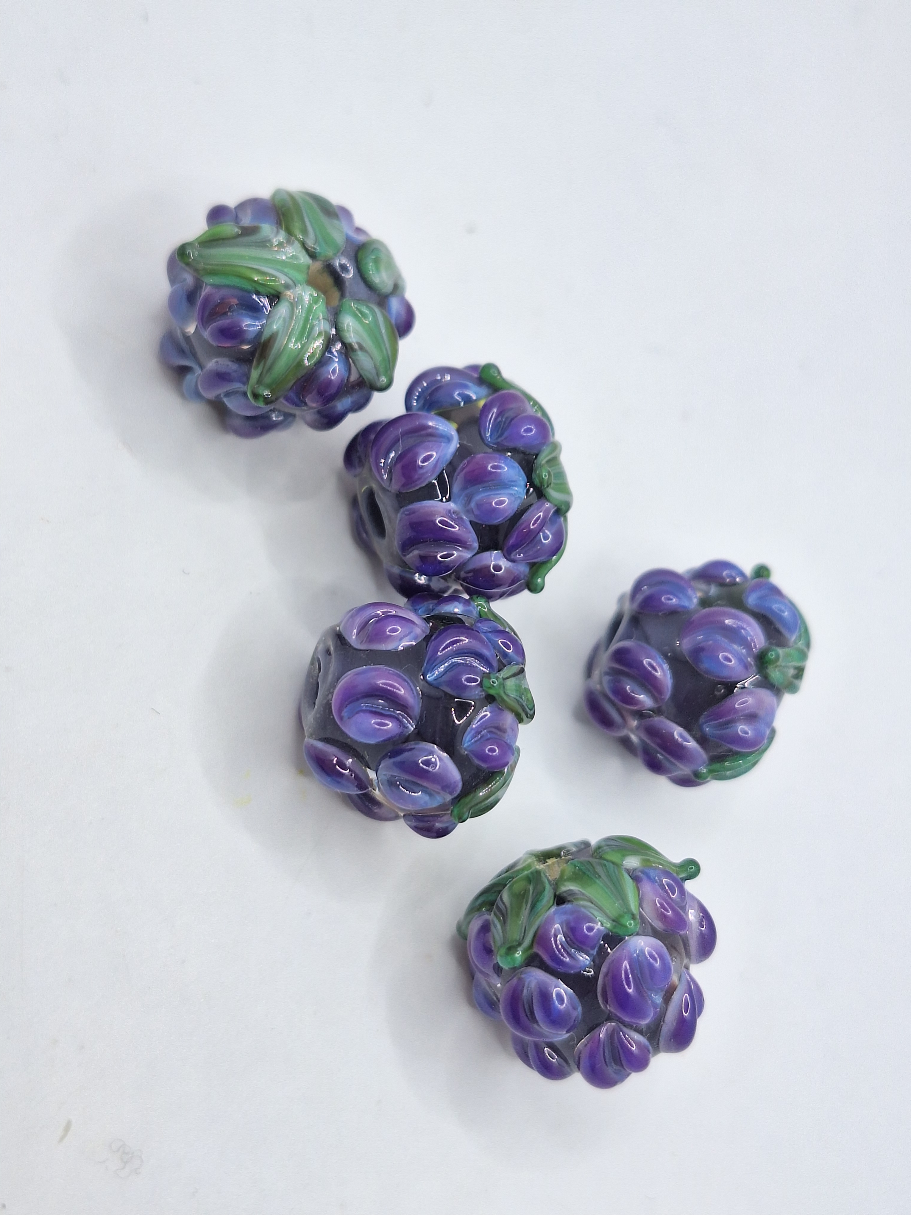 One Purple Rose Raspberry Bead