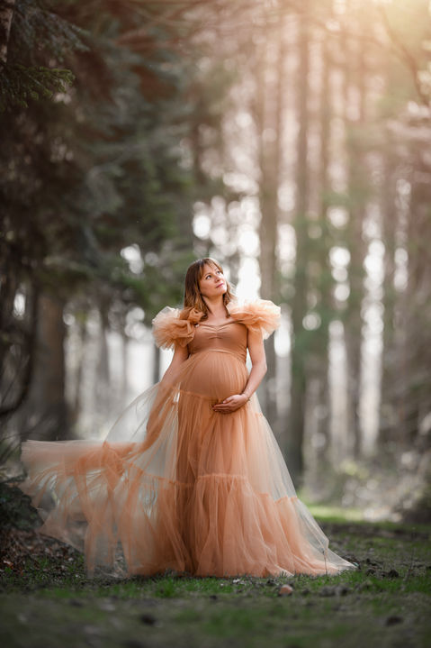 Votre photographe spécialisé en Belgique - Région Wallonne - Région Liégeoise dans la photographie de la maternité, naissance, enfance et Portrait de famille & Portrait Adulte mais aussi commerciale.