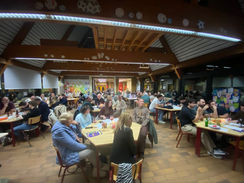 Gezellige quizavond in internaat Kubik is een groot succes