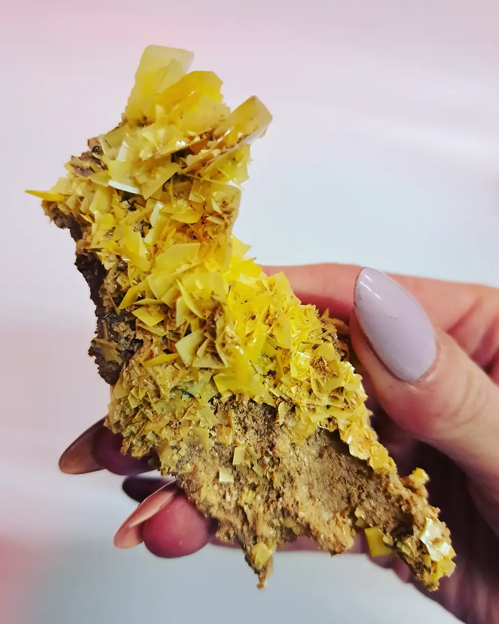 Thumbnail: Yellow wulfenite