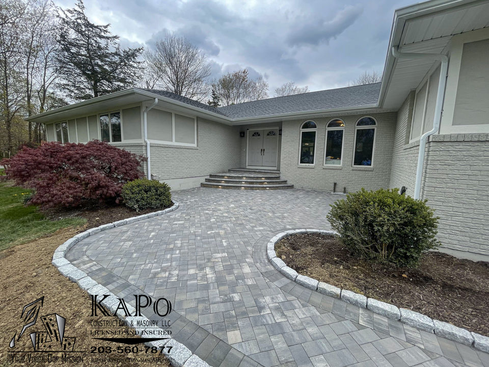 Ridgebrick Southbay Paver Walkway with Cobblestone Edging and Steps with Lights done in Monroe CT Masonry