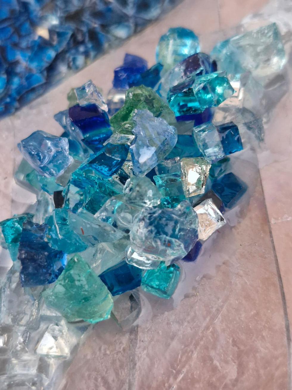 Thumbnail: Eternal Glow in shades of sapphire and teal