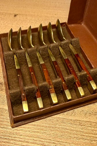 Thumbnail: Cucchiaini ottone e palissandro