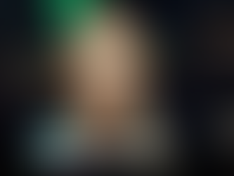 Sanatçı Güllü balkondan düşerek yaşamını yitirdi