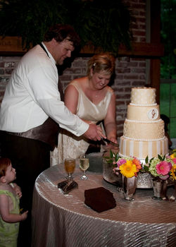 Cutting the bridal cake