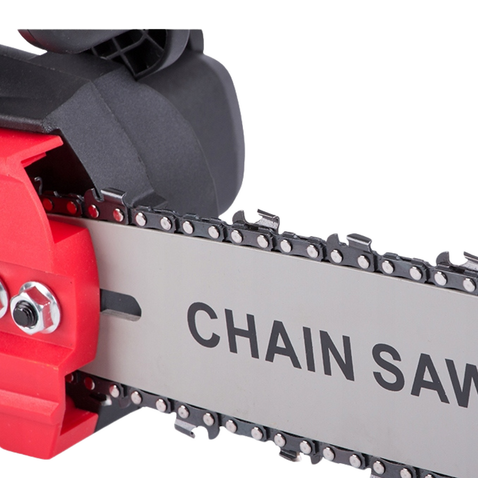 Sīktēls: Motorzāģa asmens ar uzrakstu "CHAIN SAW"