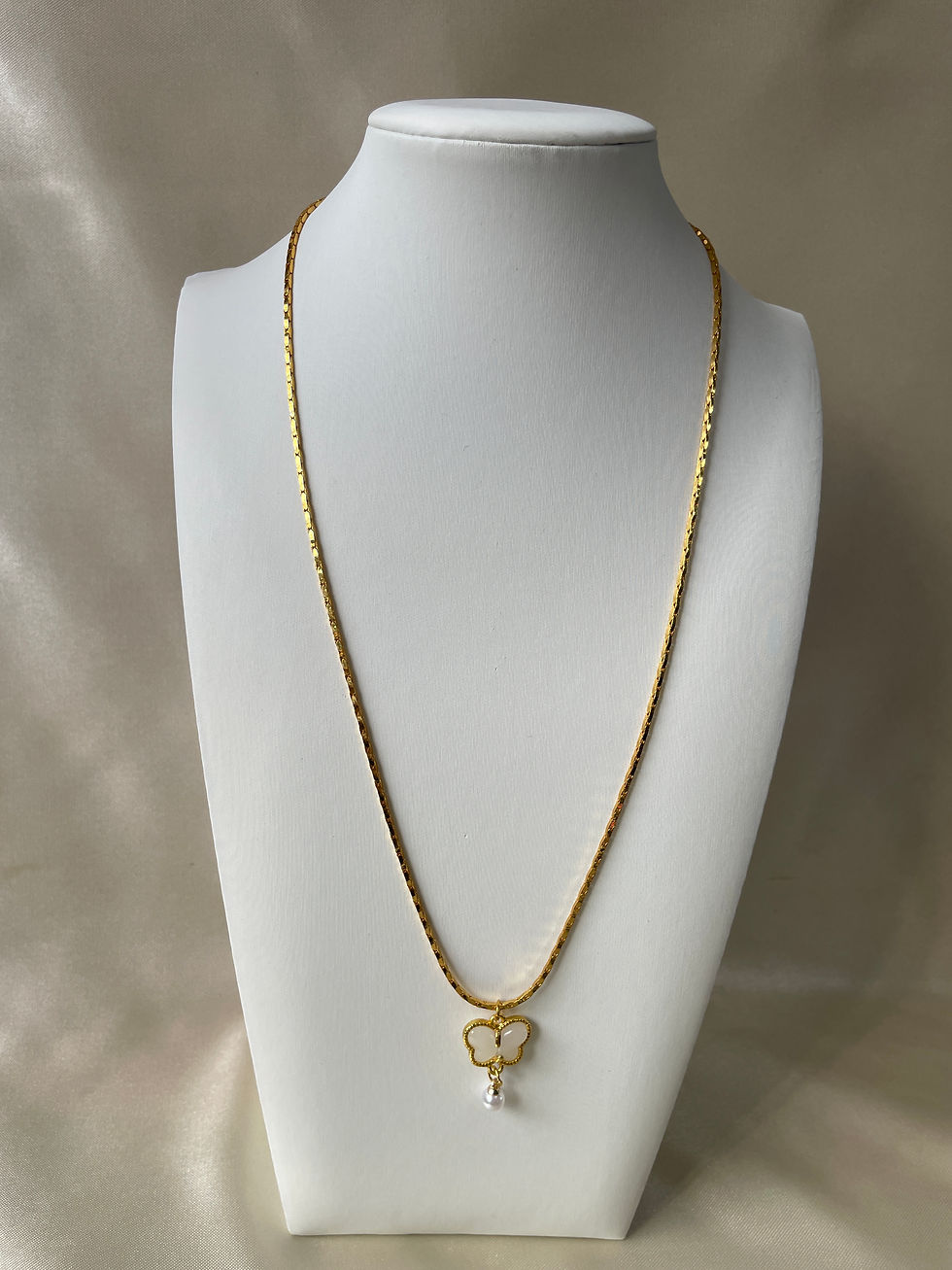 Thumbnail: Butterfly Long Chain Set 