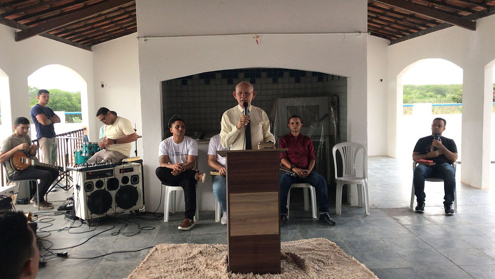 Pastor Francisco Cicero Miranda em visita ao Centro Terapêutico Nova Vida
