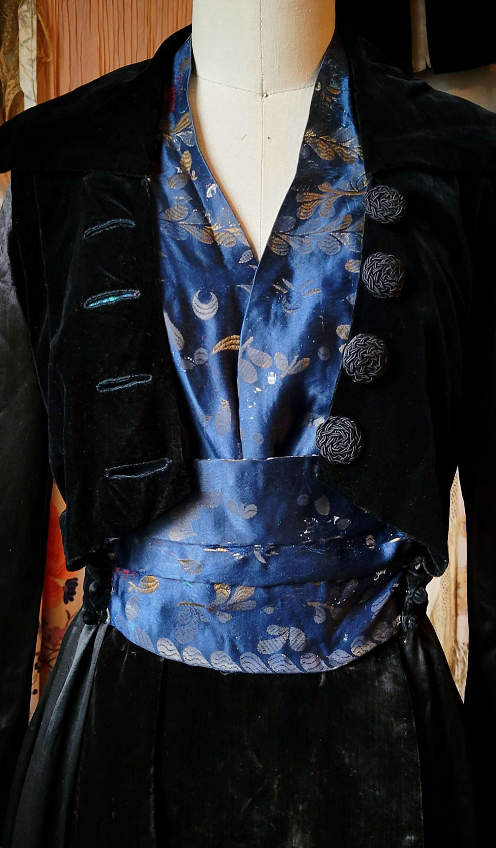Thumbnail: 1910s Velveteen and Brocade Dress