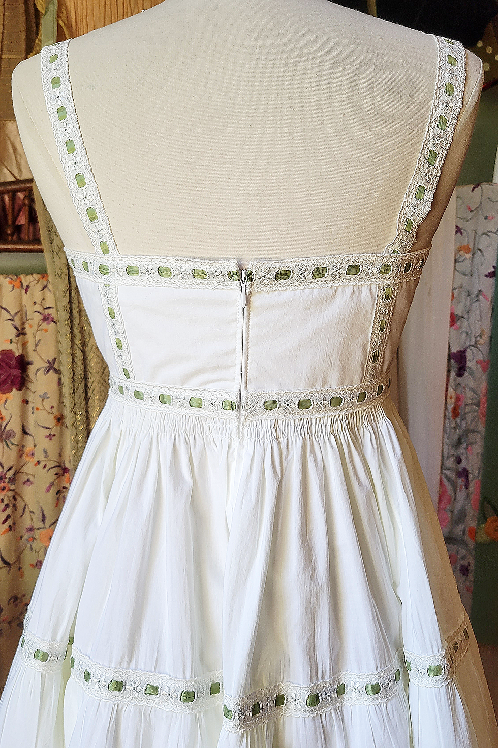 Thumbnail: White and Spring Green Pettidress 