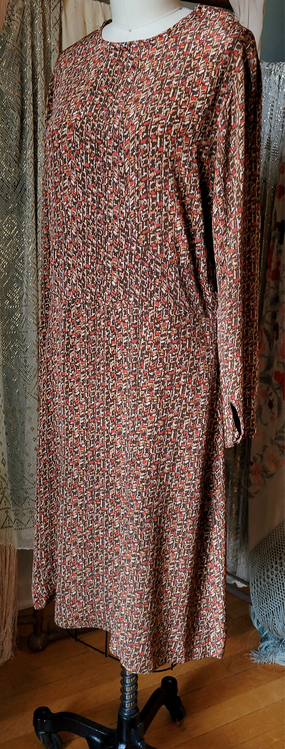 Thumbnail: 1920s Autumn Print Day Dress
