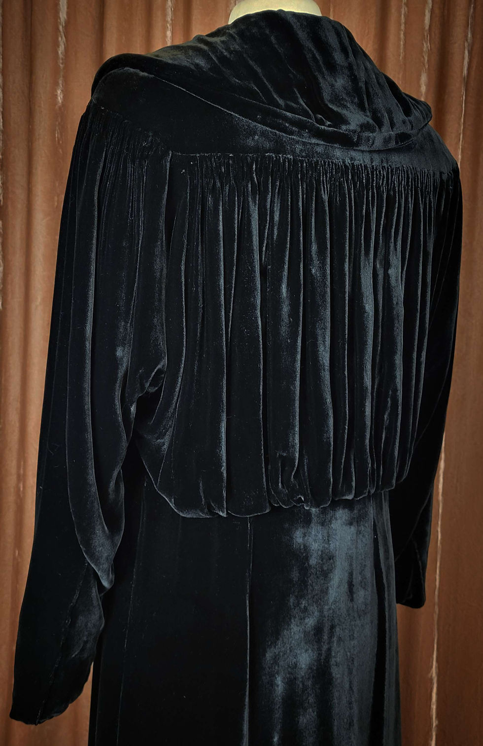 Thumbnail: 1930s Black Silk Velvet Opera Coat