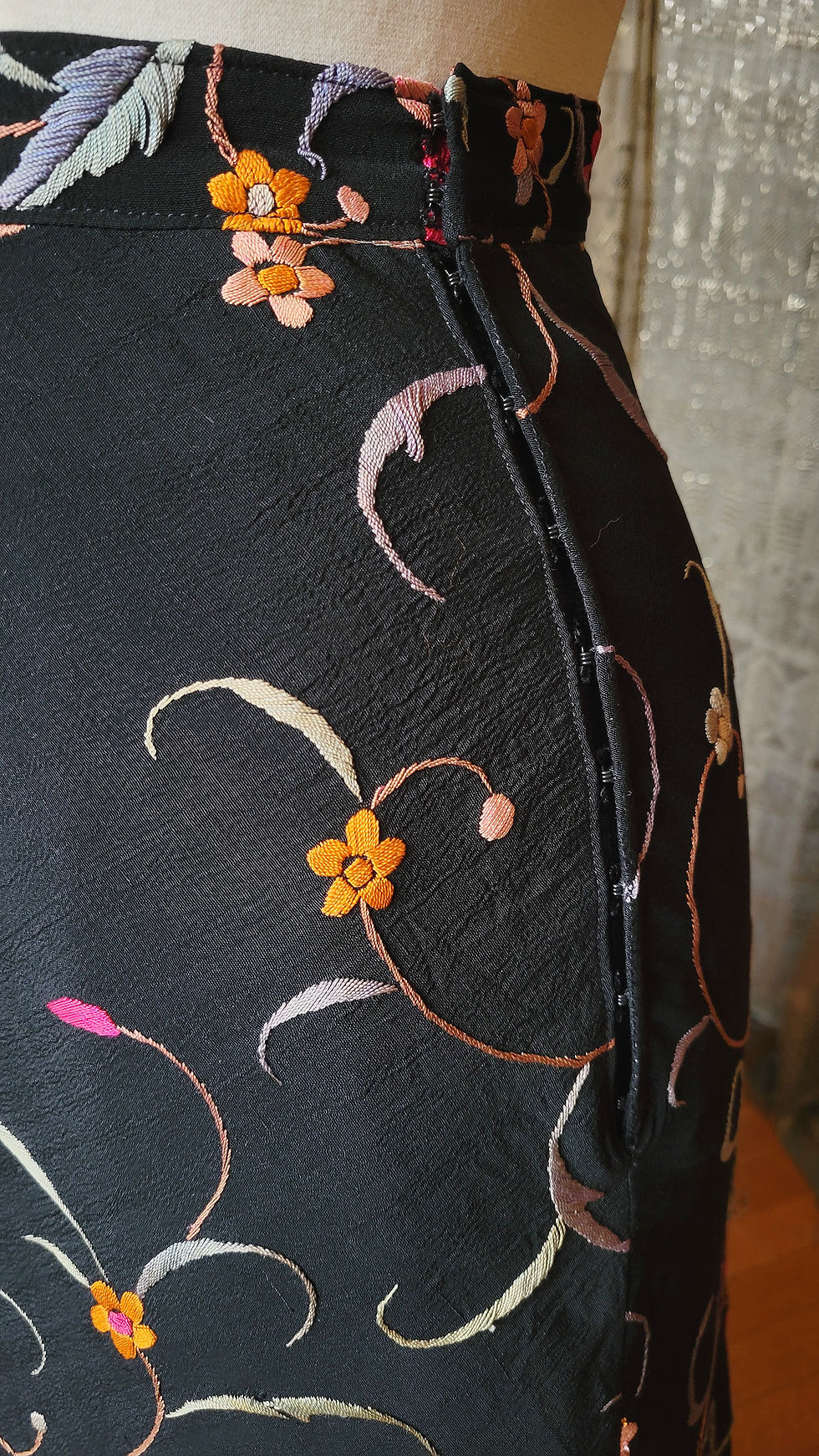 Thumbnail: Flying Bird Fringed Silk Shawl Skirt