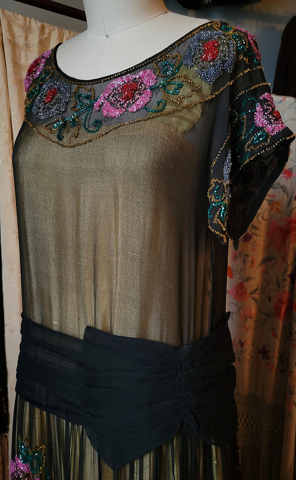 Thumbnail: 1920s Beaded Florals Dress 
