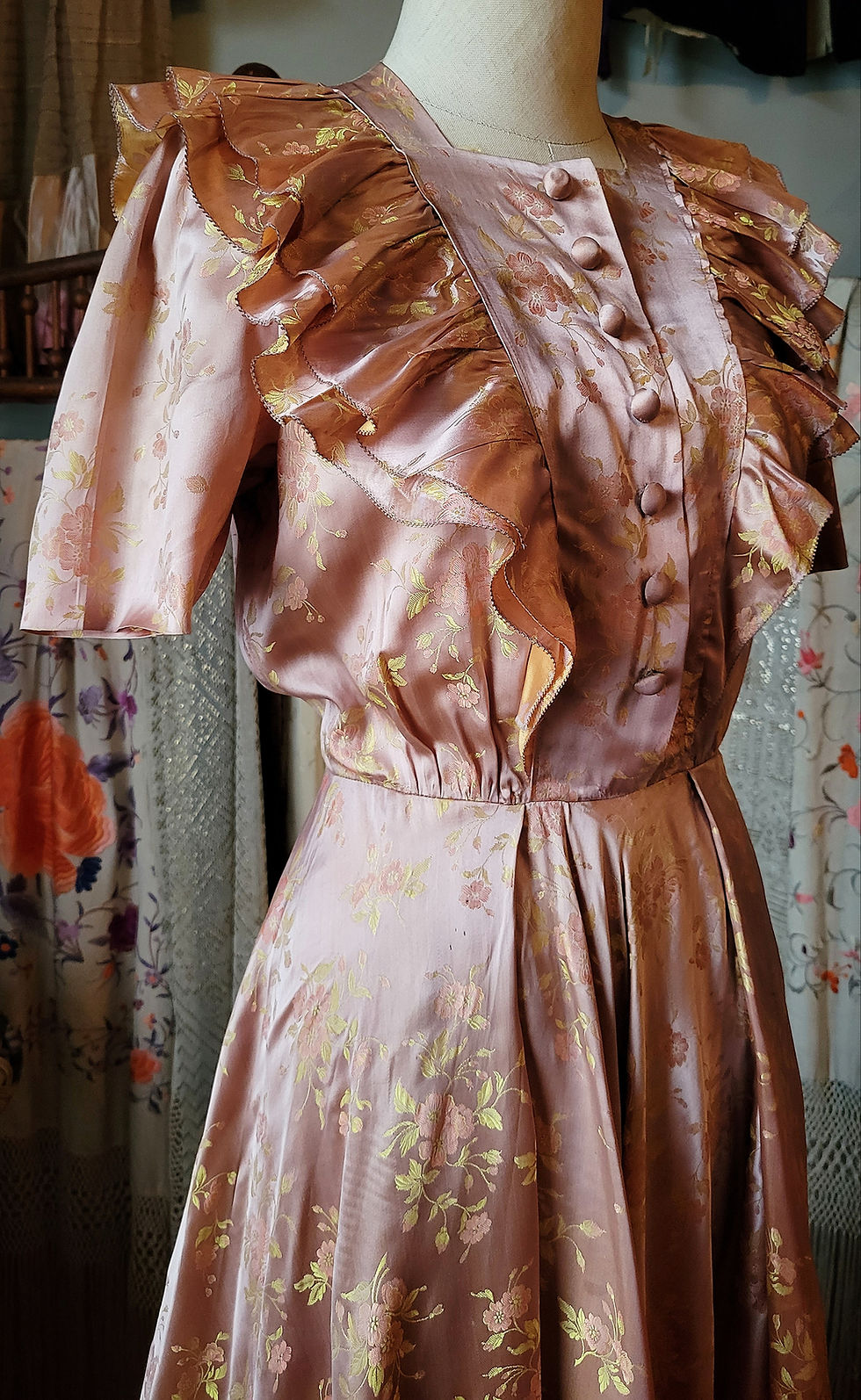 Thumbnail: 1930s Silk Brocade Dressing Gown