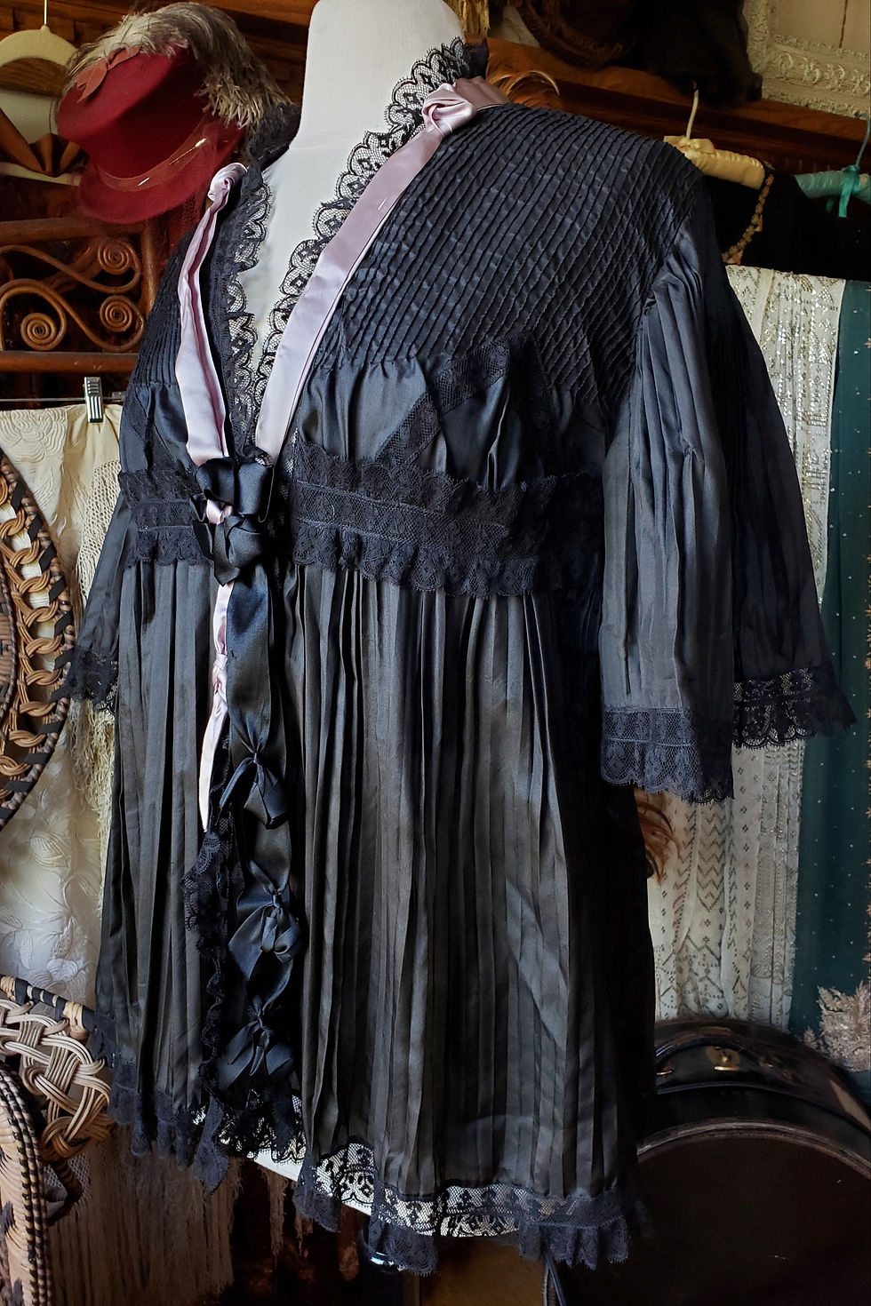 Thumbnail: Black Pleated Silk 1900s Boudoir Jacket