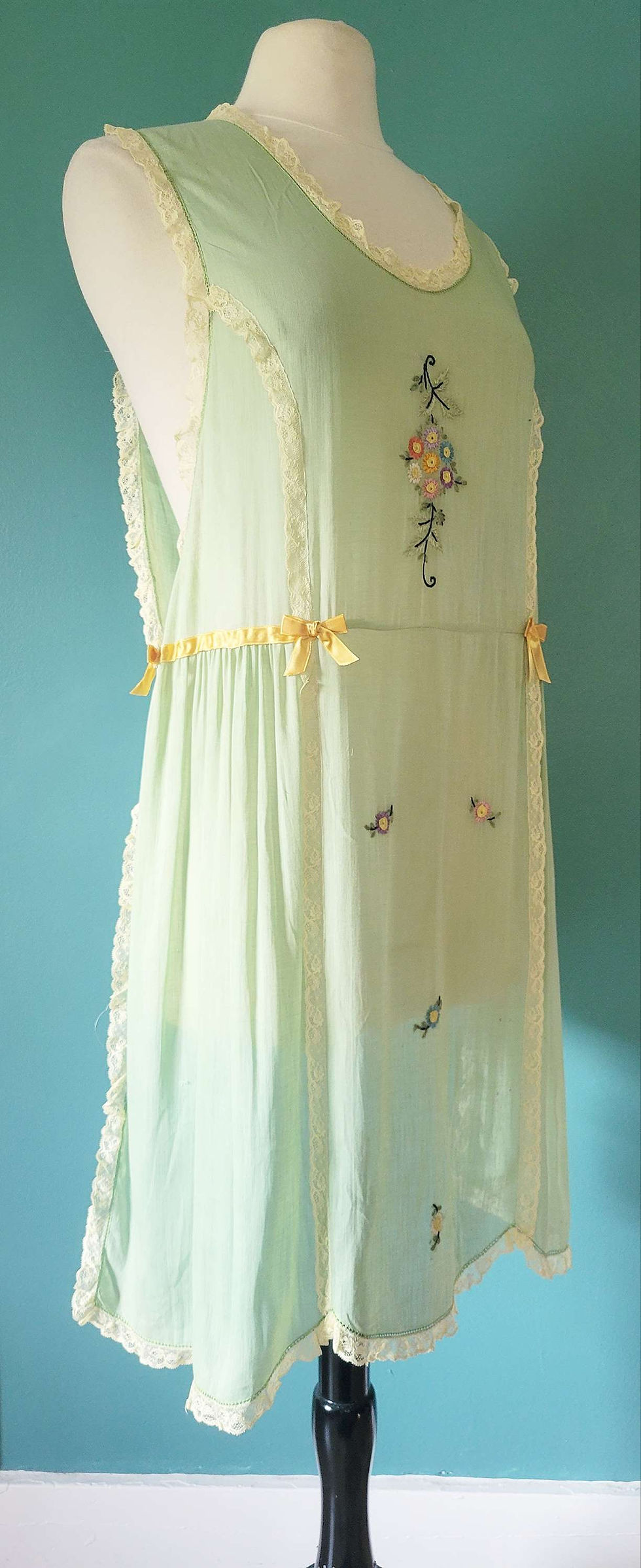 Thumbnail: 1920s Sage Green Embroidered Apron