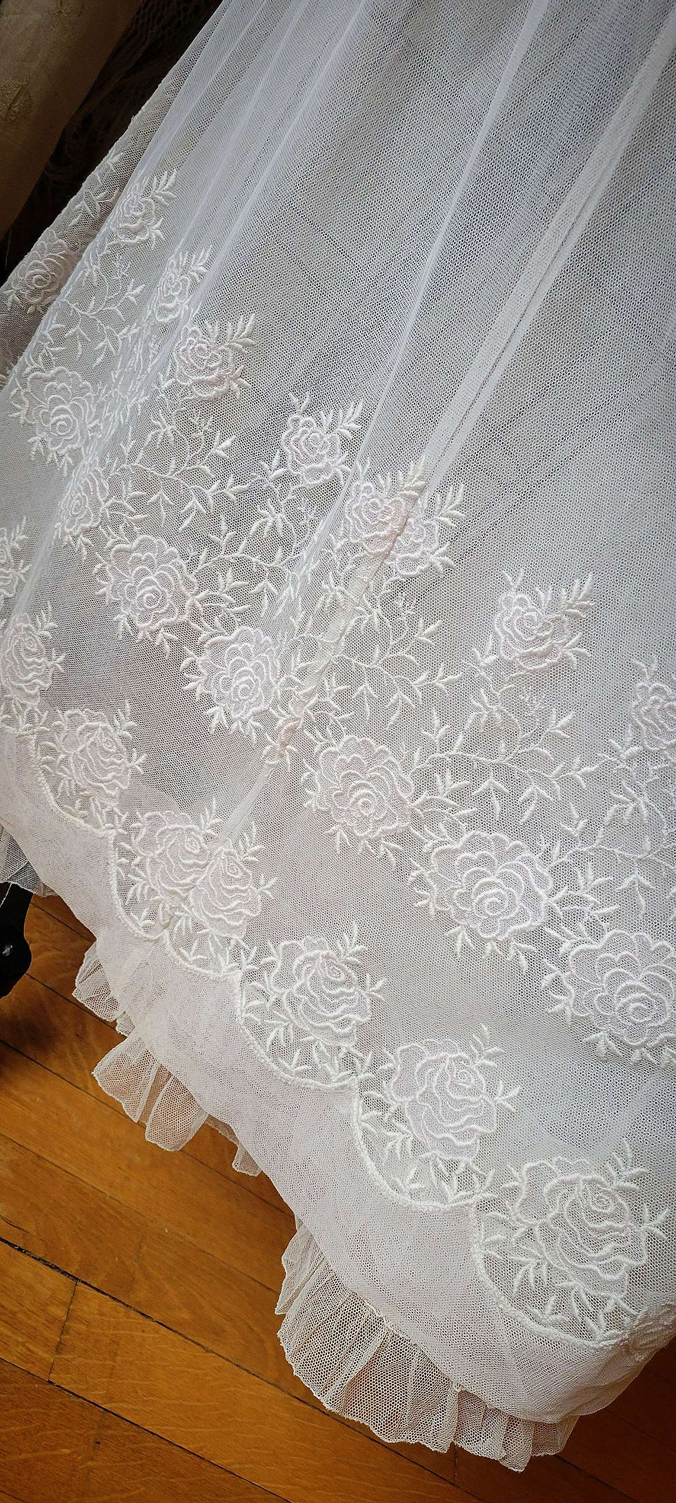 Thumbnail: Edwardian Embroidered Roses Net Lace Dress