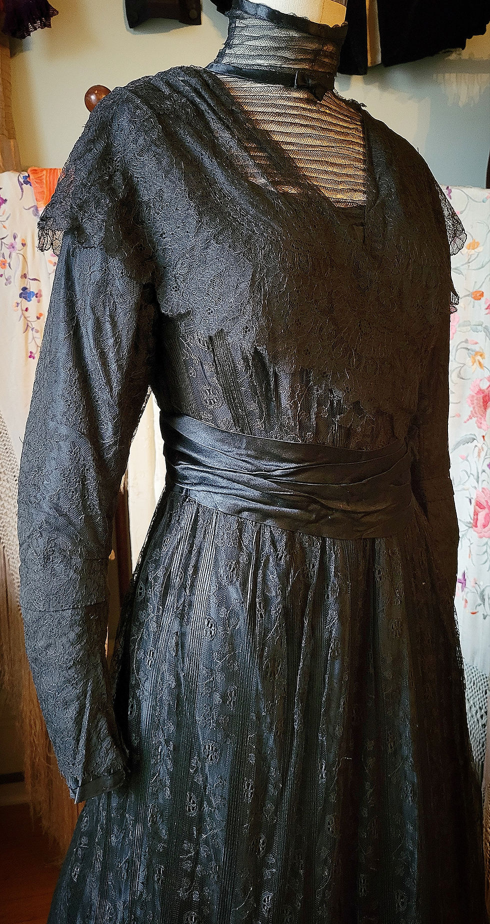 Thumbnail: Chantilly Lace Edwardian Gown