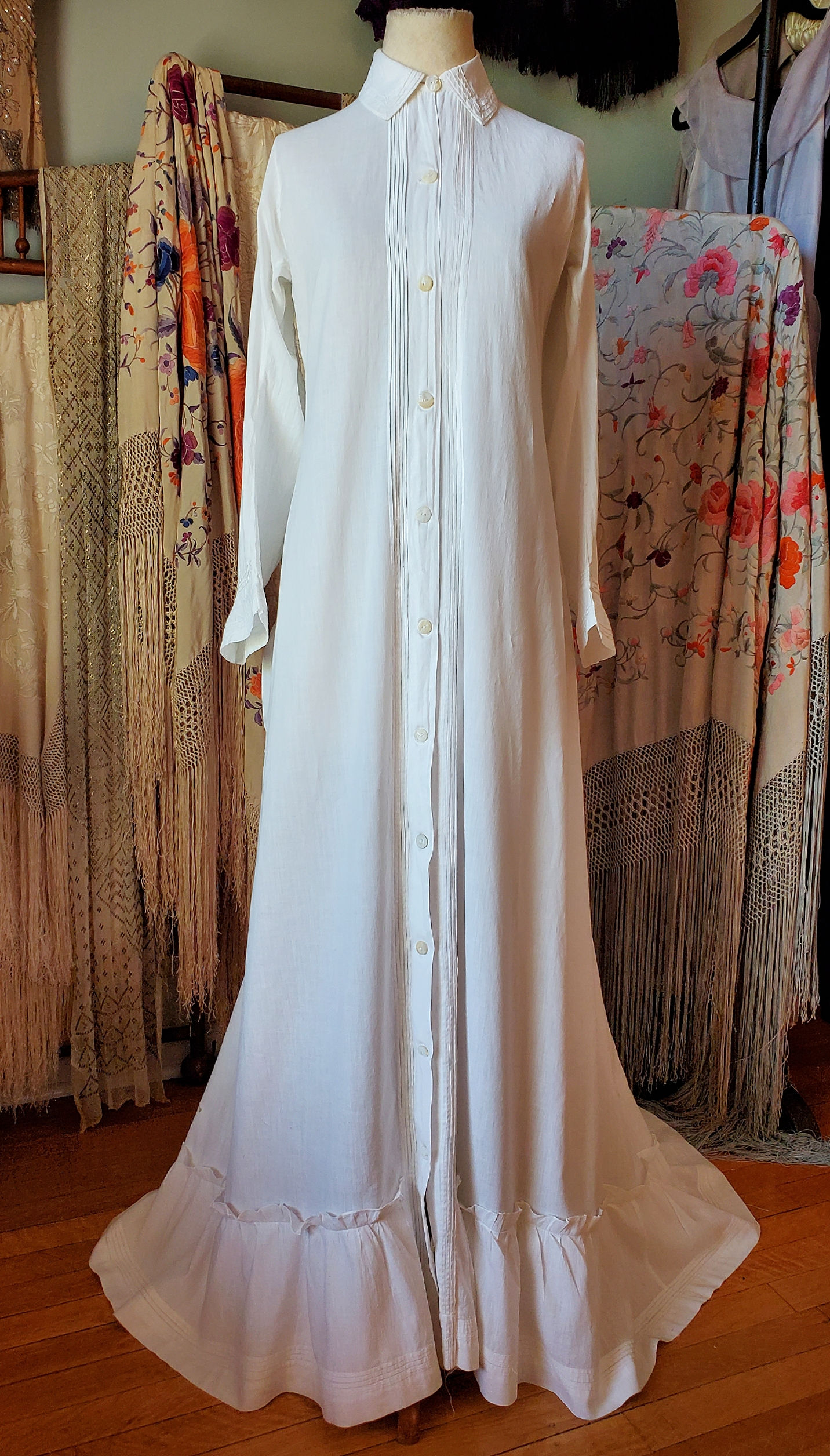 Victorian Cotton Lawn Dressing Gown