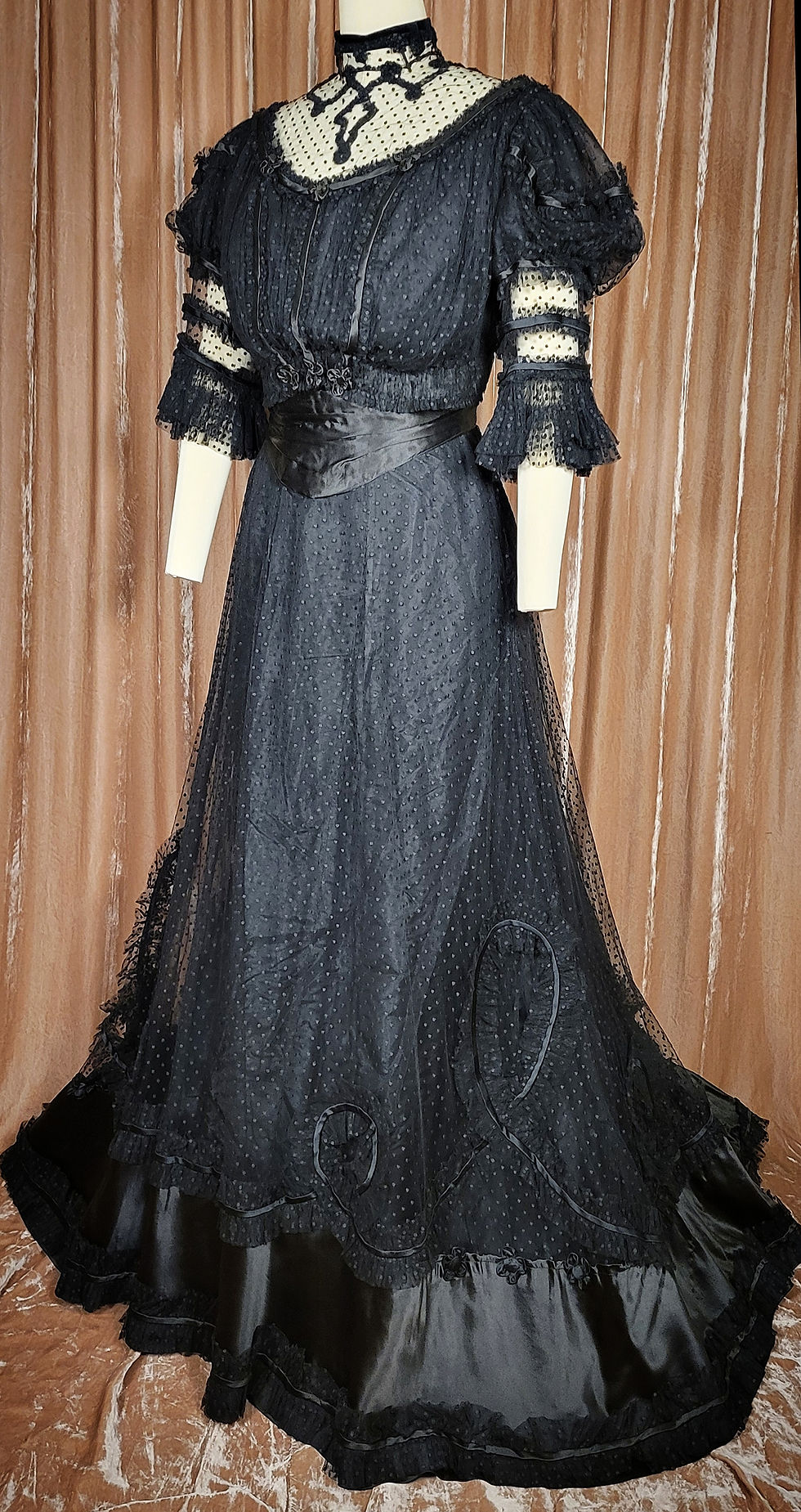Thumbnail: Edwardian Black Dotted Lace Two Piece Ensemble 