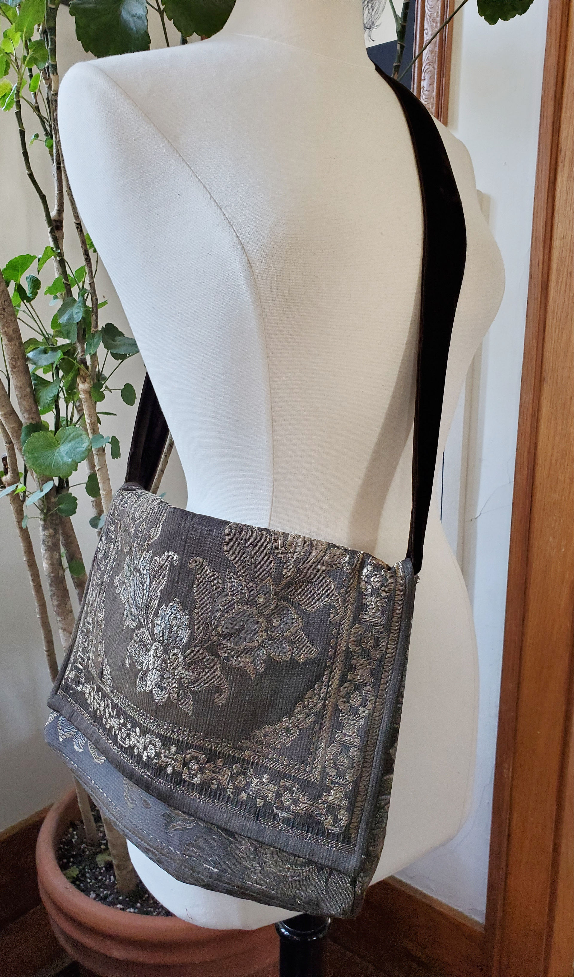 Silver Florals Tapestry Messenger Bag