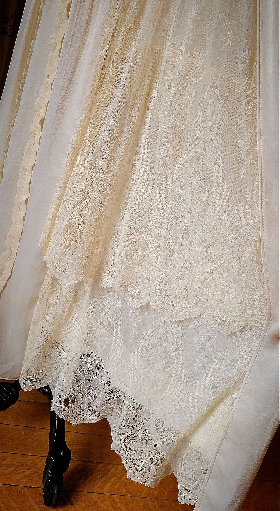 Thumbnail: 1920s Ivory Crepe Silk Robe de Style Gown
