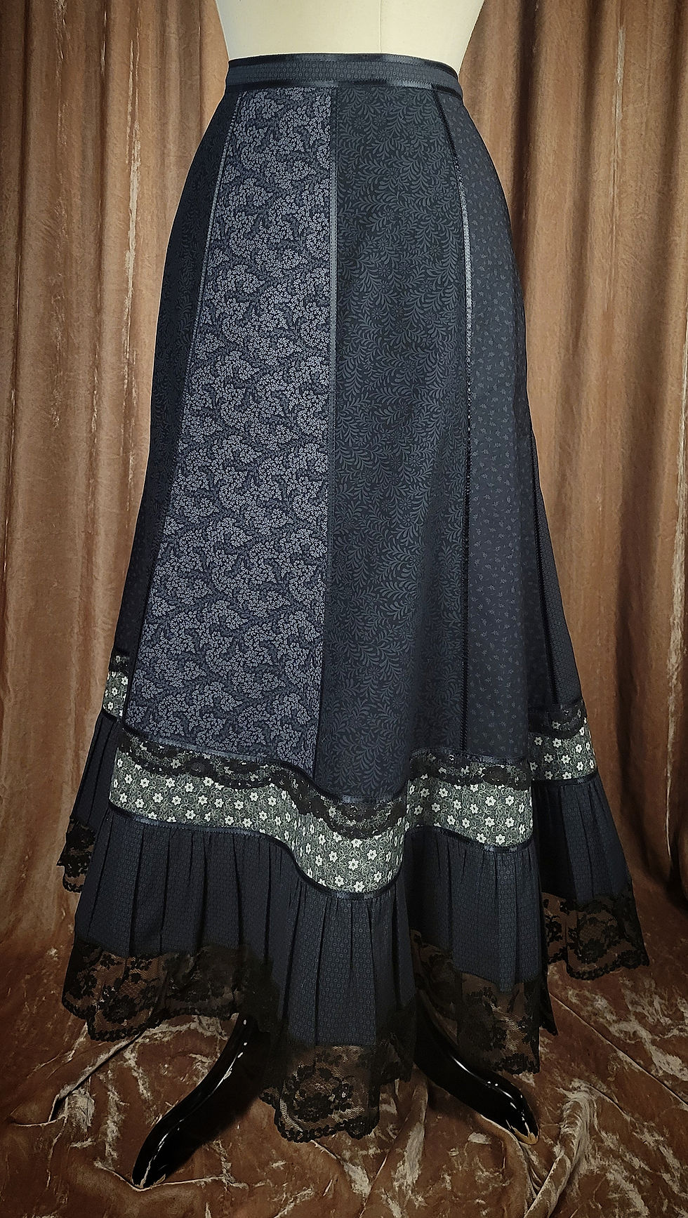 Thumbnail: Black Ribbon Mixed Calico Skirt