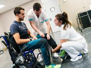 Día Mundial del Parkinson: cómo la neurorrehabilitación robótica mejora la calidad de vida y la autonomía