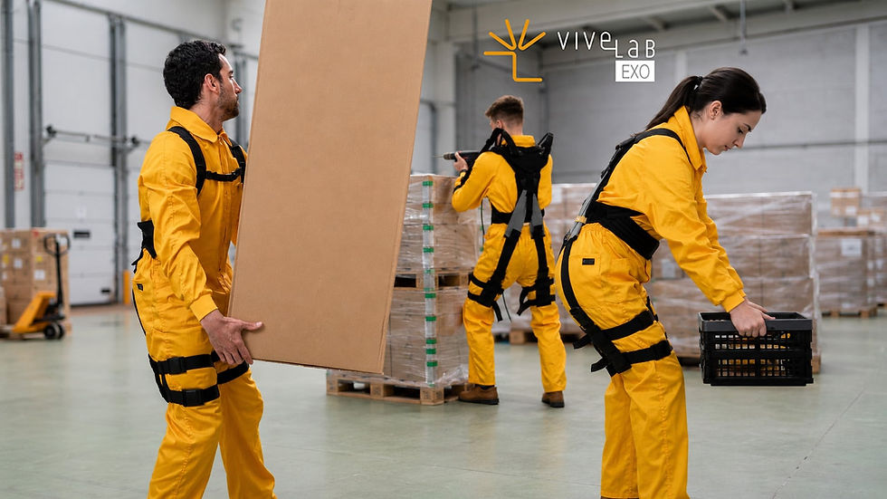 Trabajadores realizando tareas industriales con exoesqueletos mientras una plataforma digital analiza la carga física mediante captura de movimiento, biomecánica y datos ergonómicos.