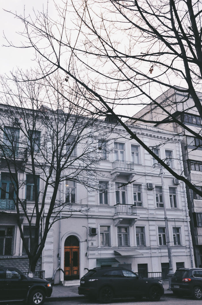 СТАРЫЙ ГОРОД ВИНОГРАДНЫХ ЛОЗ