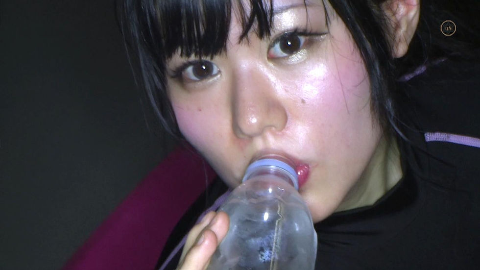 南野さら(巨乳巨尻グラドル)の全力飲み (1)