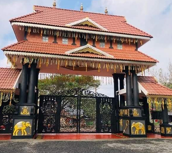 Thattakath Athipotta near MangottuKavu
