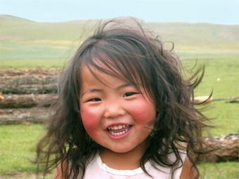 fillette-mongolie-steppe-famille-sejour