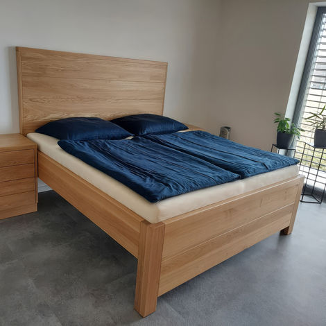 Postel z masivu