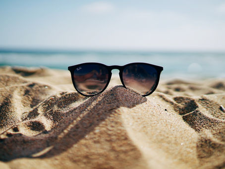 Stress-Free Packing Hacks for Summer Travel 🌞✈️