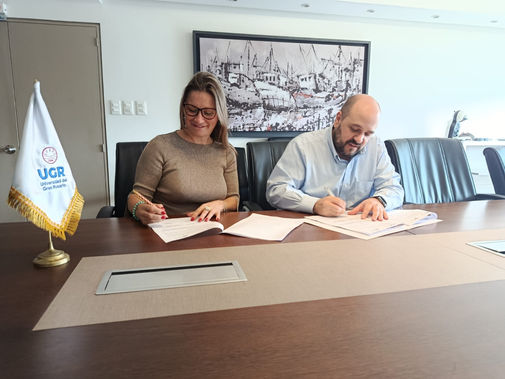 Firma de Convenio entre la UGR Uruguay y AUDERGO