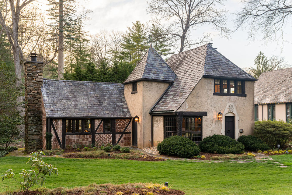 Custom home remodeling by TwinBrother Builders in Asheville, NC, showcasing detailed craftsmanship and innovative design.