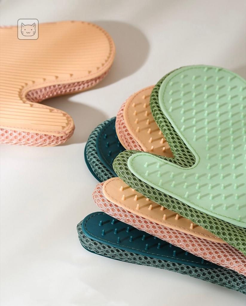 Thumbnail: Dual Sided Glove - Lint Remover & Grooming Brush Glove