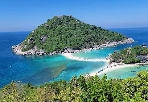 Luxury Bareboat Charter – Impressions across Thailand’s tropical Gulf of Thailand, discovering the Samui Archipelago.