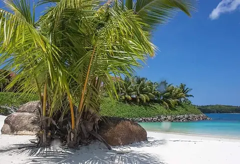 Luxury Bareboat Charter – Impressions across the Seychelles.