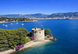 Luxury Yacht Charter – Discover Saint-Mandrier-sur-Mer: Stunning views overlooking the beautiful harbor town, the vibrant waterfront, and the coastline.