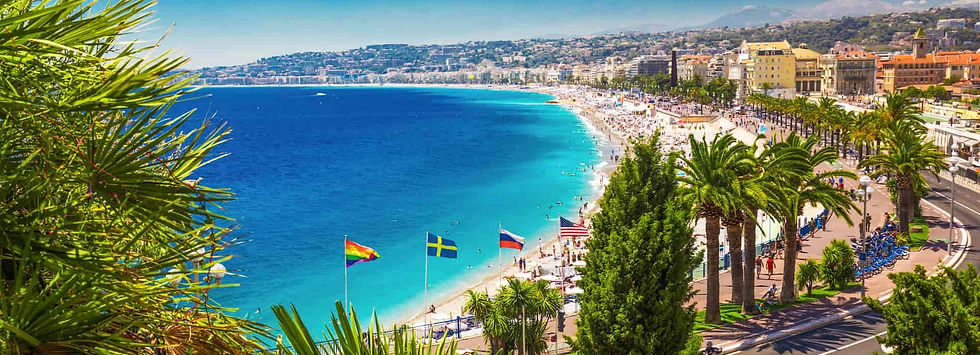 Luxury Yacht Charter – Discover Cannes: Stunning views overlooking the beautiful harbor town, the vibrant waterfront, and the coastline.